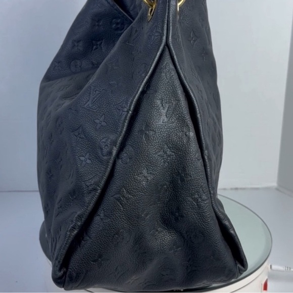 Louis Vuitton Black Leather Artsy with COA - Picture 3 of 8